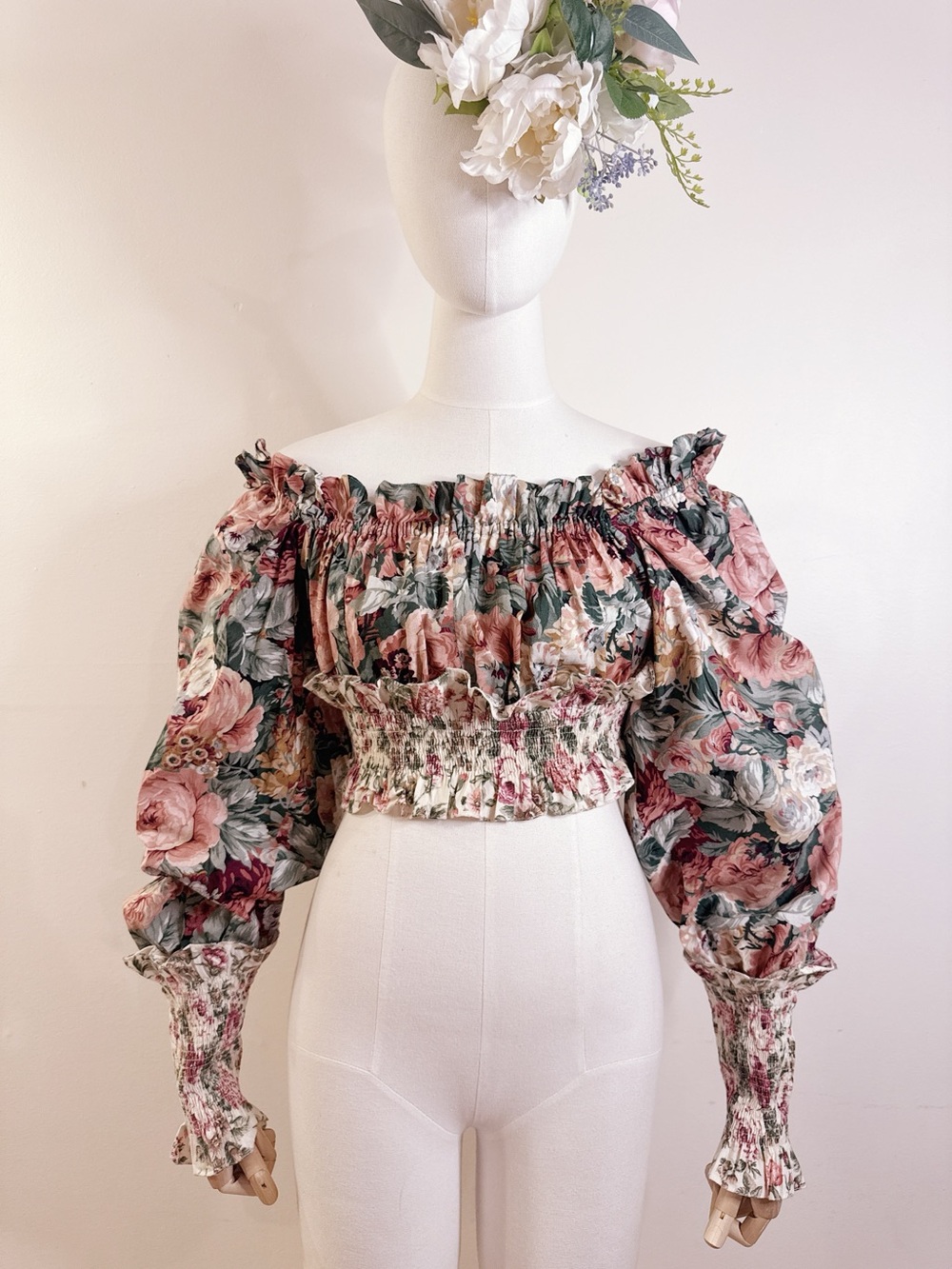 Tailor-Made Vintage Floral Puff Sleeve Cropped Top